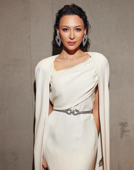 Лола Юлдашев